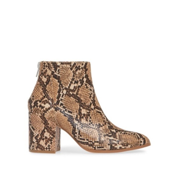 Steve Madden Snake Print Block Boots NEW - Picture 2 of 9